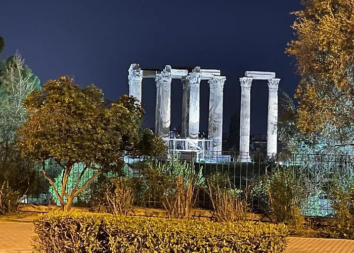 Christina-Anna Athens City Center Walking Distance To Everywhere And Acropolis, In One Of The Most Favorable Locations By National Gardens And Zoo, Hellenic Parliament In Syntagma And Stylish Exquisite Kolonaki Cozy Renovated Apartment